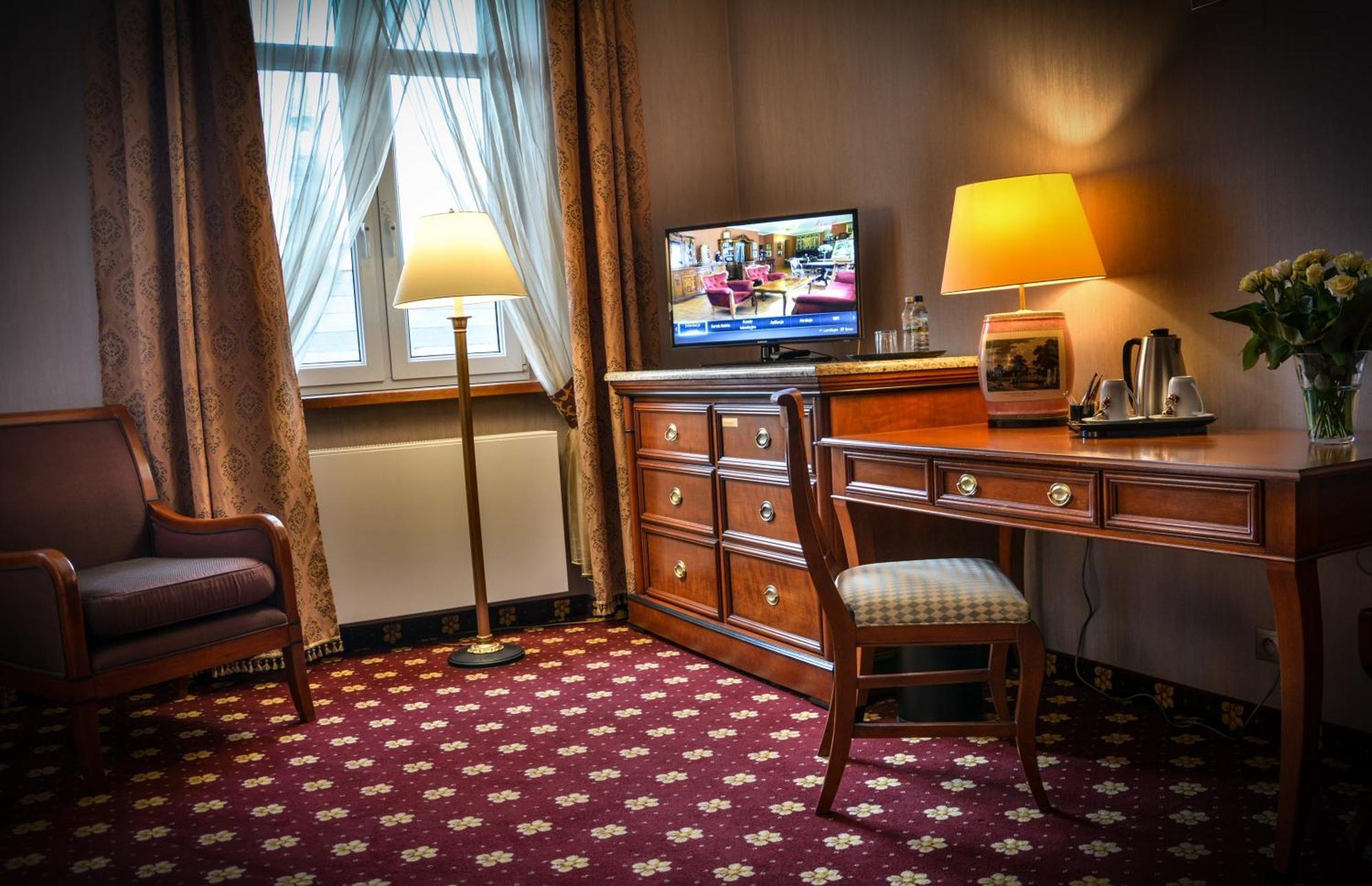 Komoda Club Residence Kaliszki Værelse billede