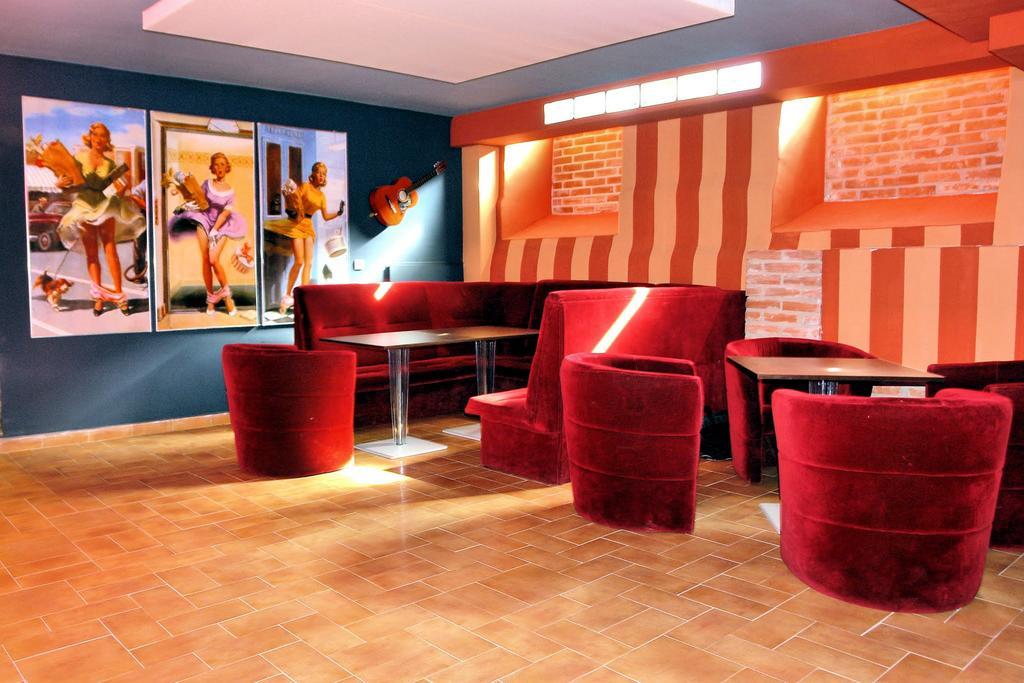 Komoda Club Residence Kaliszki Eksteriør billede