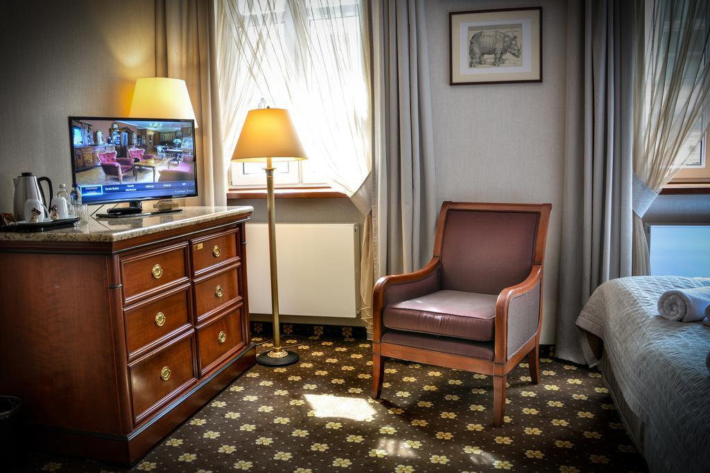 Komoda Club Residence Kaliszki Værelse billede